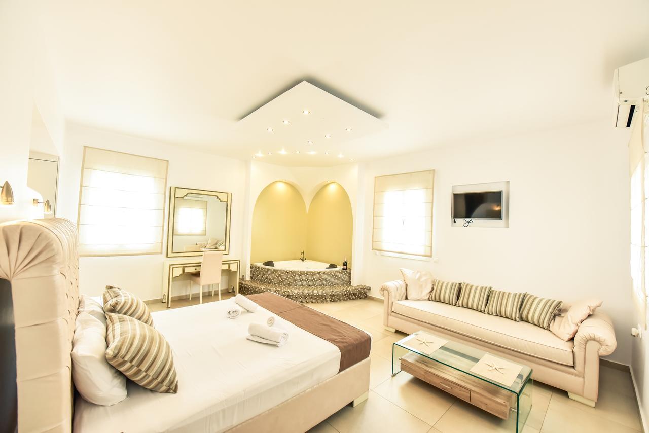 Queen Boutique Suites Mykonos Town Bagian luar foto