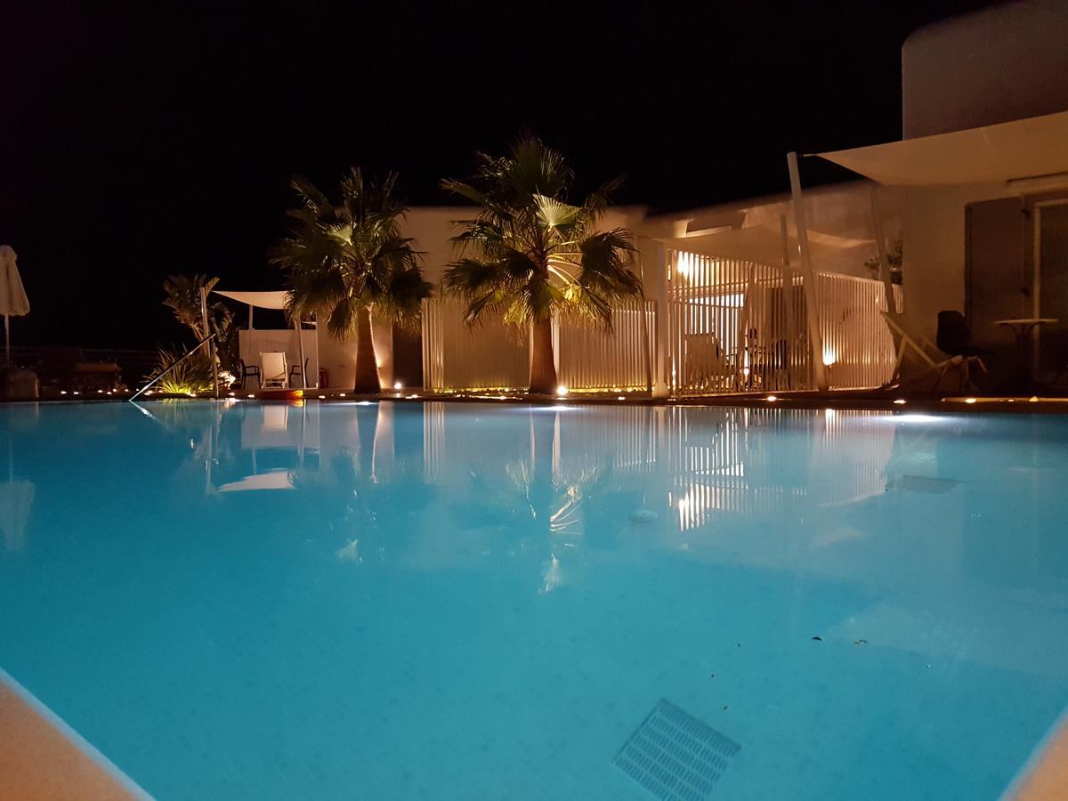 Queen Boutique Suites Mykonos Town Bagian luar foto